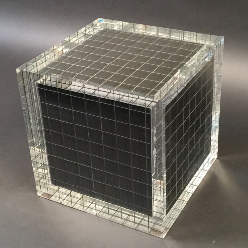Mark Verstockt - Abstraction Géométrique" KUBUS - CUBUS " - Rare Plexiglass and Metal Modernist Cube Sculpture - circa 1980-85