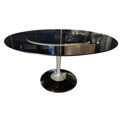 Oval table with central " tulip " foot, Aluminium & Glass, Eero Saarinen for Knoll style, 1960