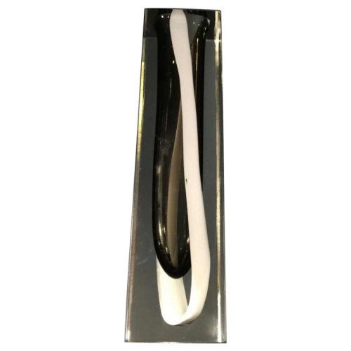 FLAVIO POLI pour SEGUSO Vetri d'arte, Vase verre multicouches dit SOMMERSO, bande blanche sur fond noir, Murano, vers 1960