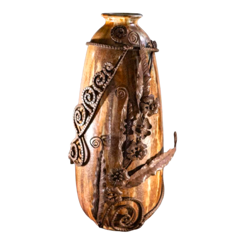ROGER GUERIN & FRANCOIS CARION, vase obus Art Déco en grès salé grand feu, monture fer forgé, Bouffioulx ca 1920